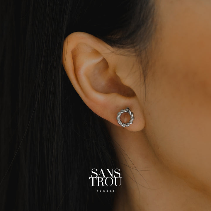 Agathé Circle Clip-On Stud Earrings - Silver