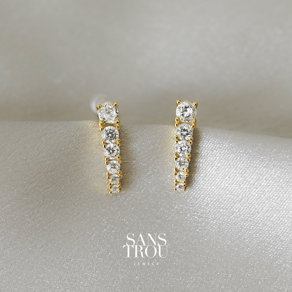 Aline Clip-On Stud Earrings – SANS TROU