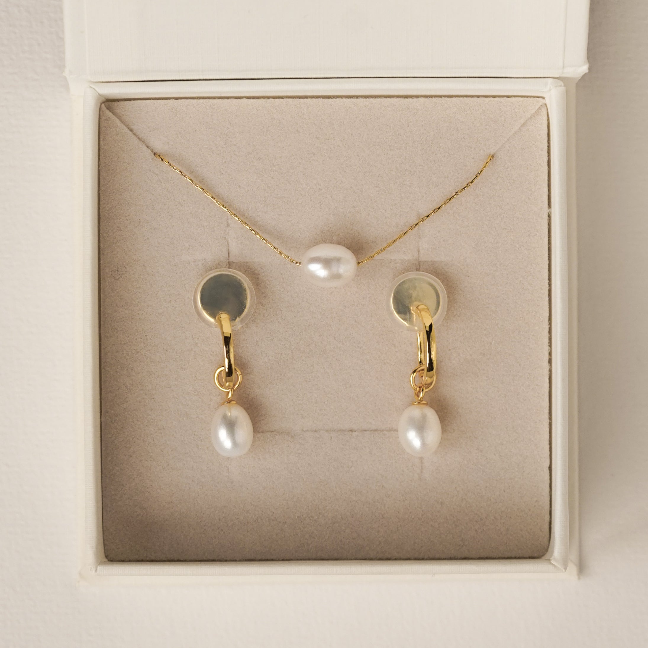 Pearl Clip-On Huggie & Necklace Set