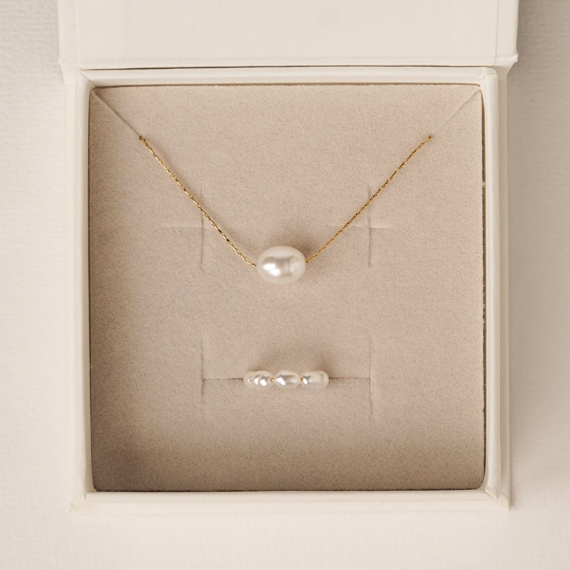 Pearl Necklace & Ear Cuff Set