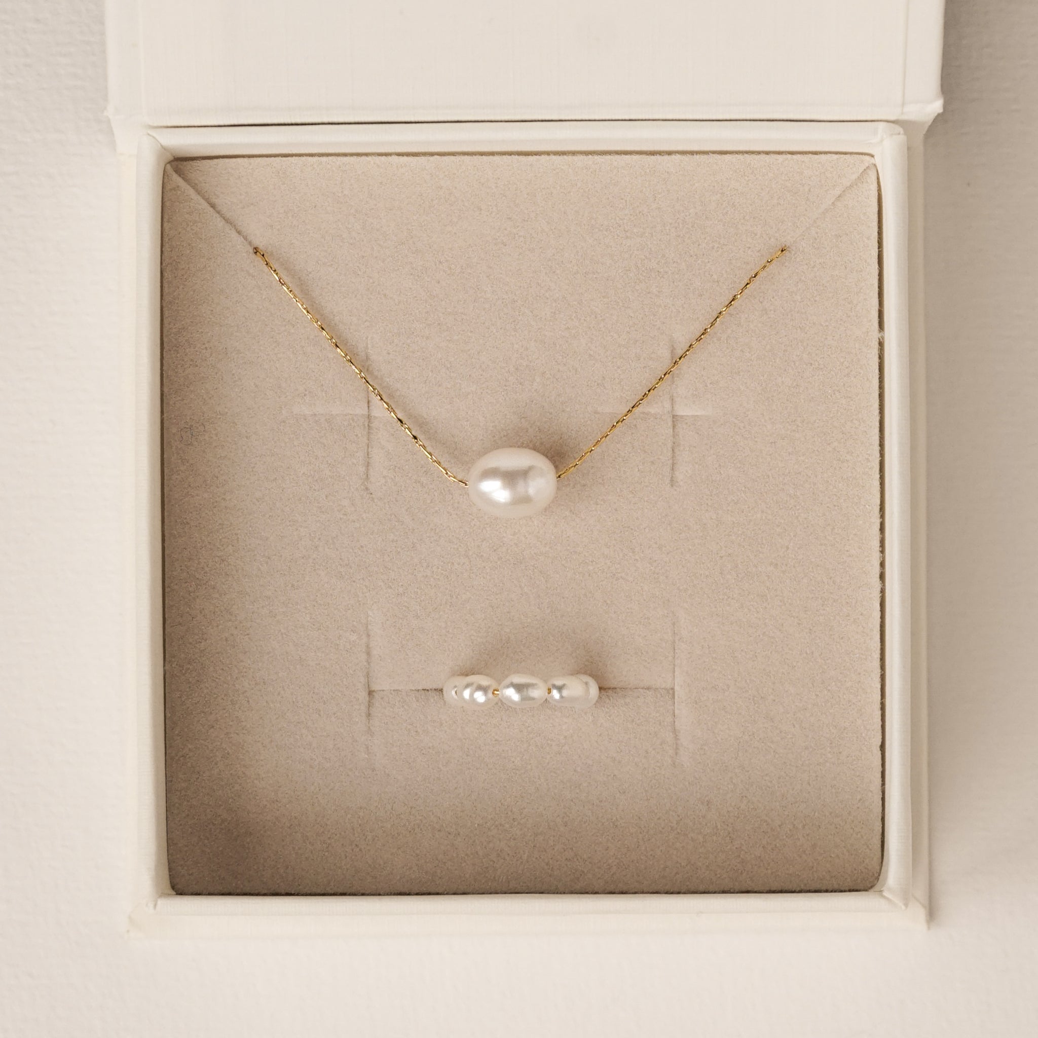 Pearl Necklace & Ear Cuff Set