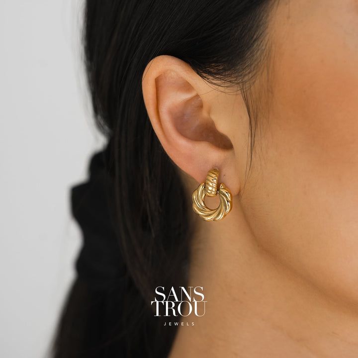 Francine Clip-On Earrings - Classic Clip (L)
