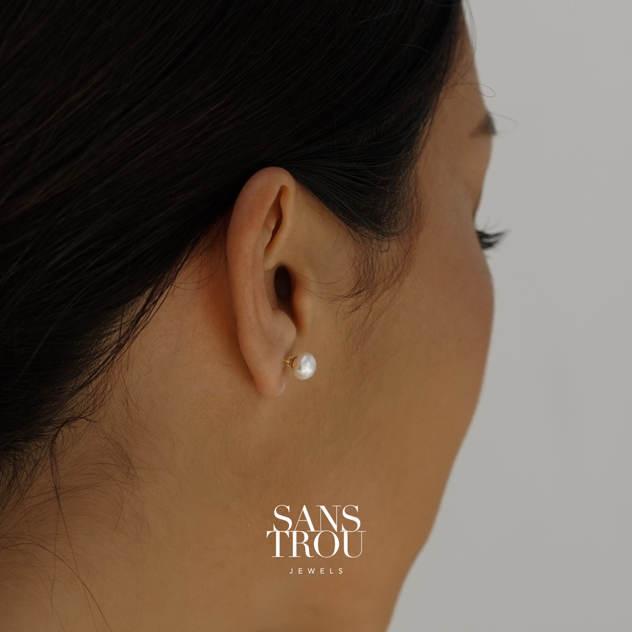 Kari Petite Pearl Clip-On Stud Earrings