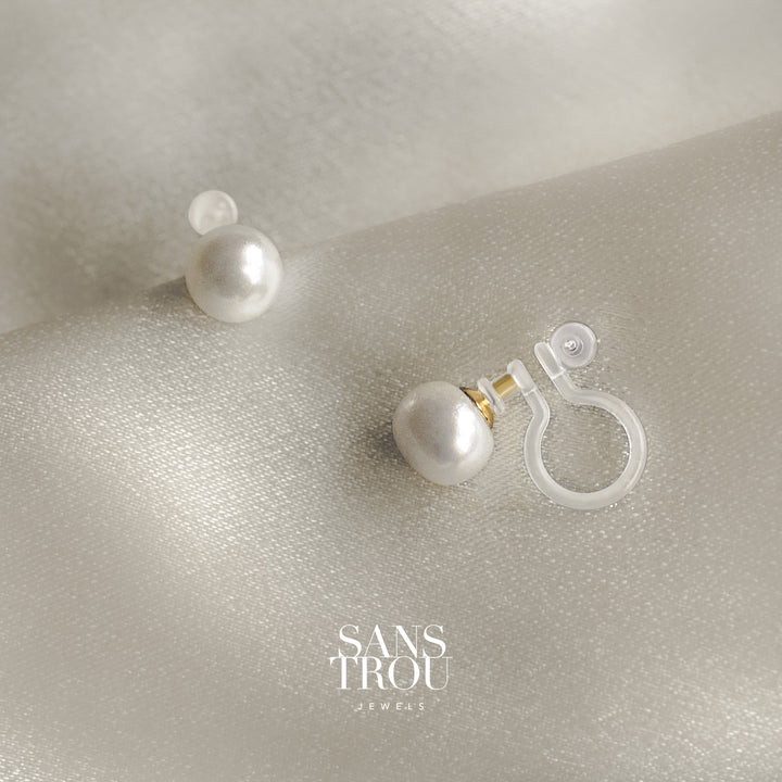 Kari Petite Pearl Stud Earrings - Pierced