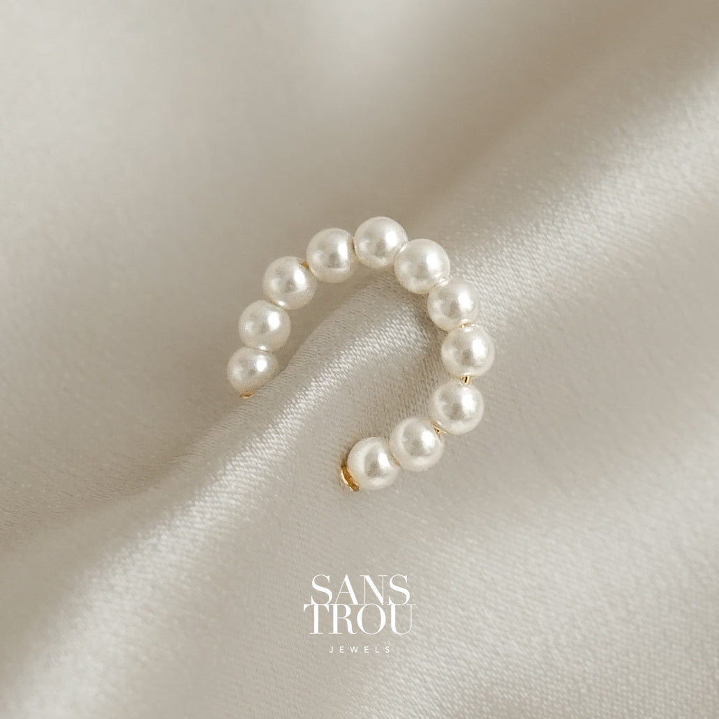 Zelia Round Pearl Ear Cuff