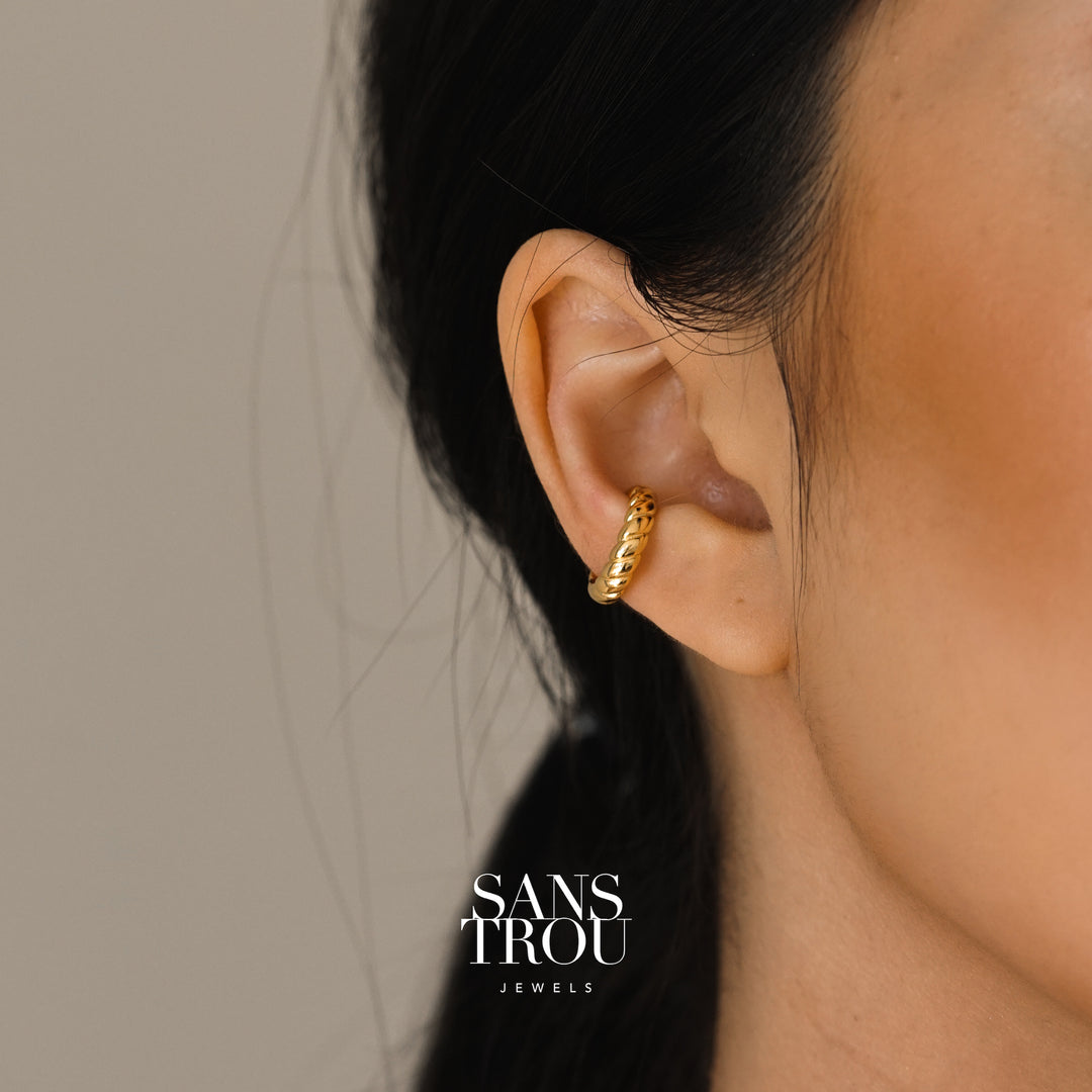 Chloé Croissant Ear Cuff – SANS TROU